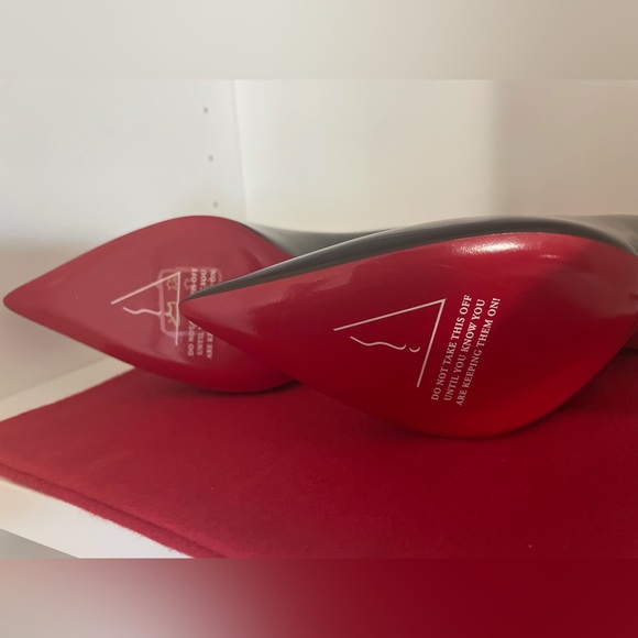 Christian Louboutin - Pair of BRAND NEW NEVER WORN Black Kate Heels - Picture 3 of 9